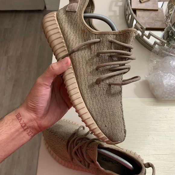 v1 oxford tan